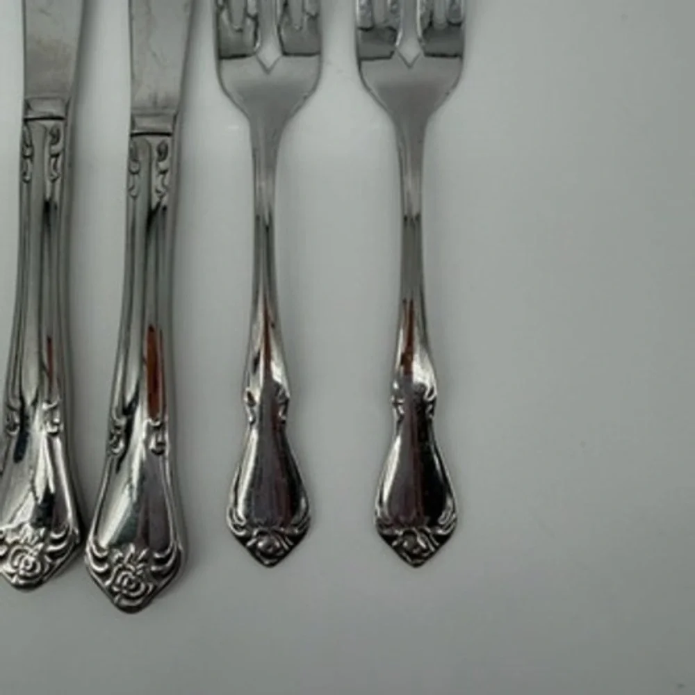 Oneida offer traditional versatile